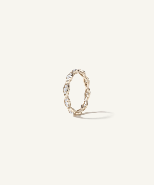 샴페인 골드 | standing | Milgrain marquise eternity band standing upright