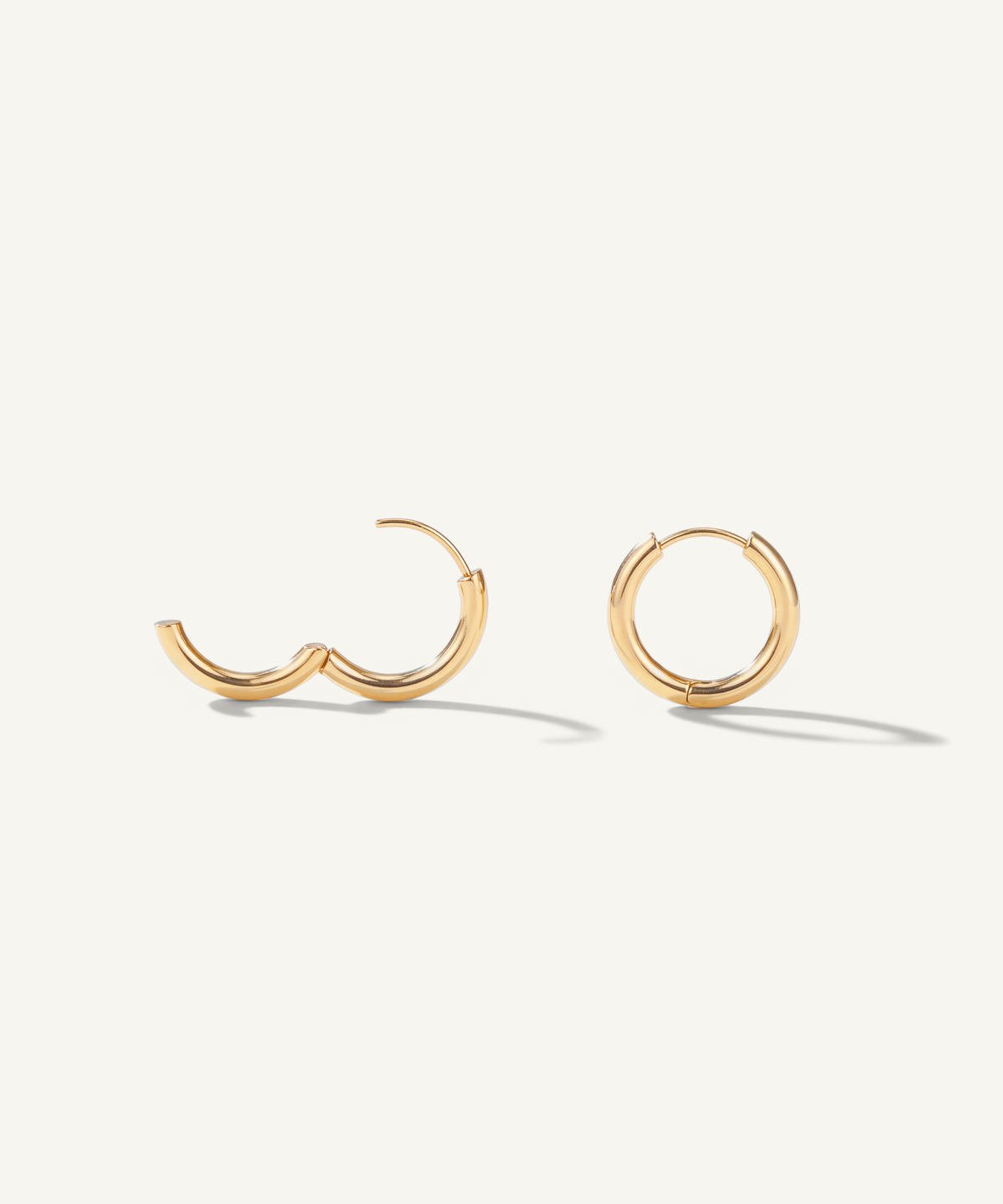 옐로우 골드 | Bold Classic Hoop Earrings, open and closed