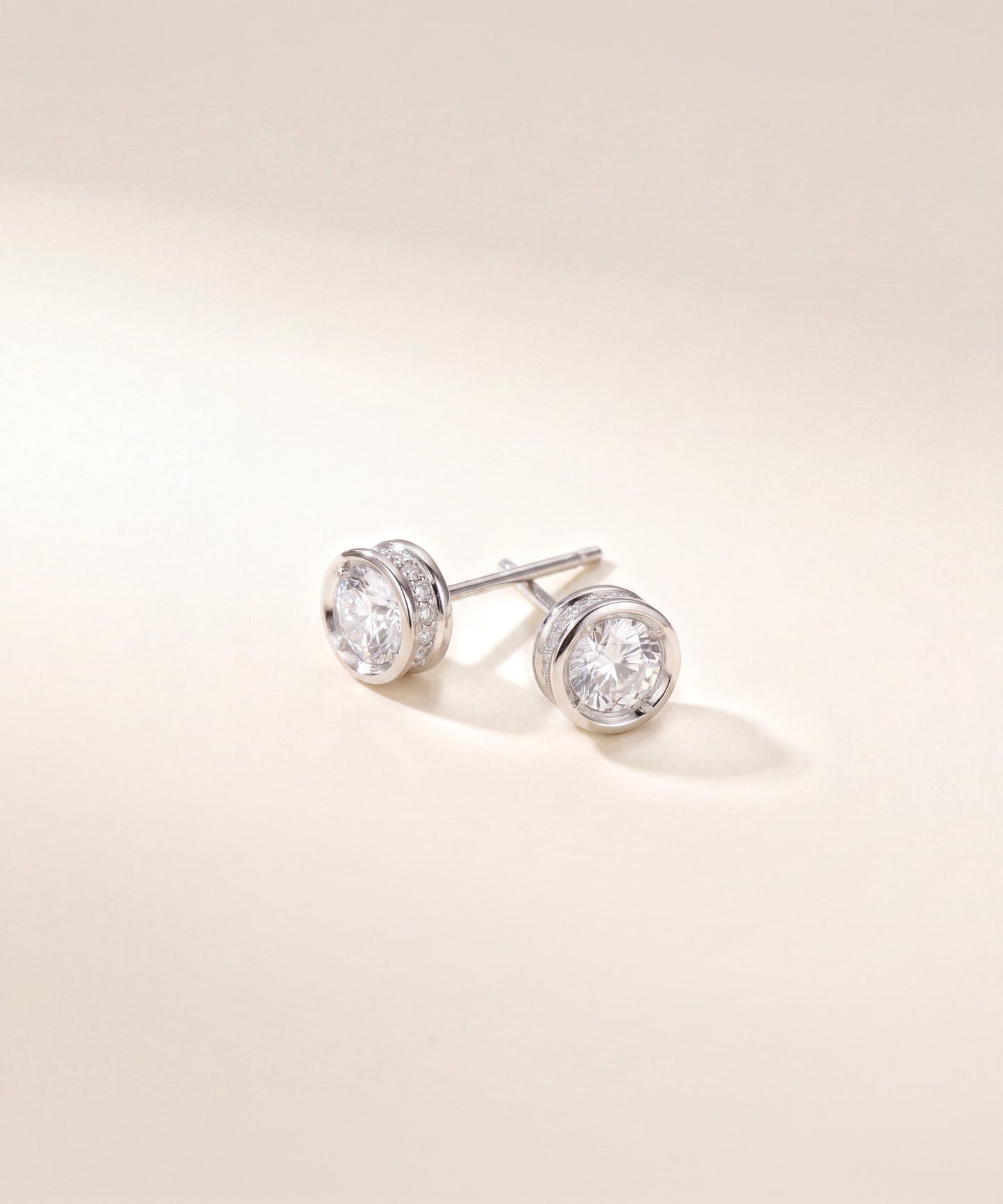 0.3ct 랩그로운 다이아몬드 베젤 파베 스터드 귀걸이
