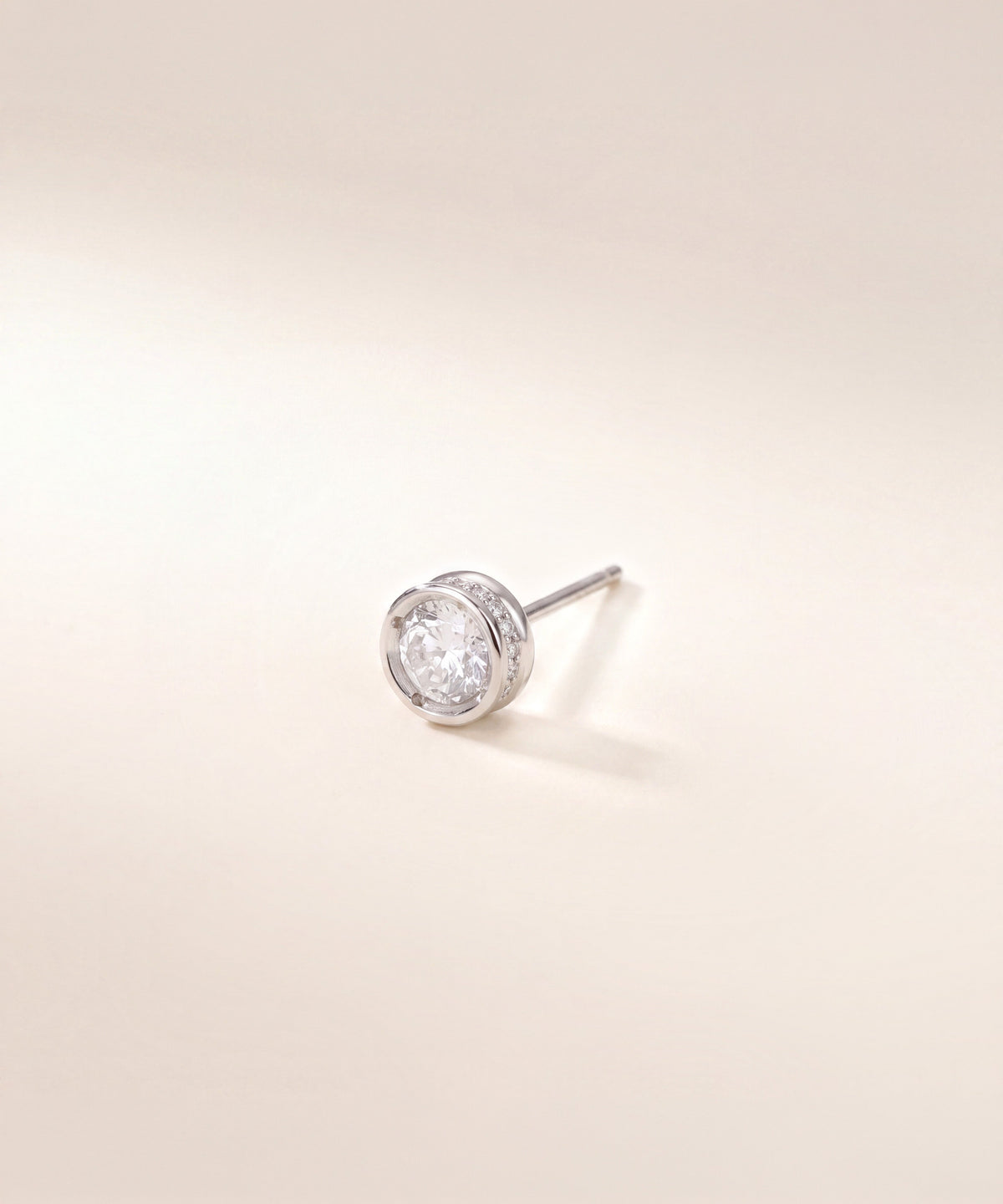 0.3ct 랩그로운 다이아몬드 베젤 파베 스터드 귀걸이