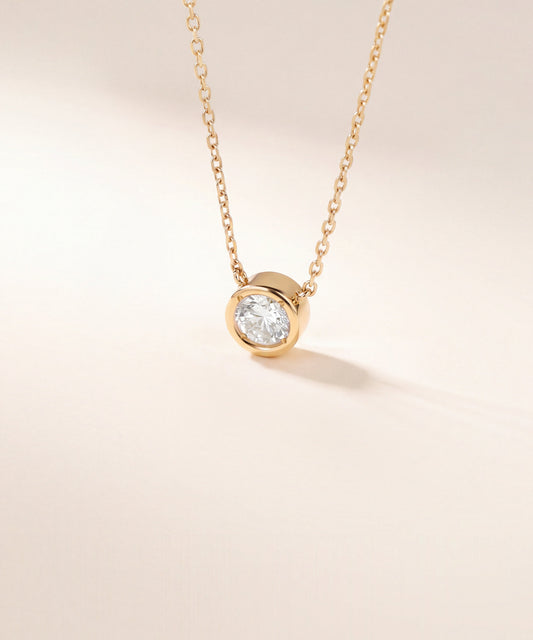 옐로우 골드 | Bezel Necklace, front