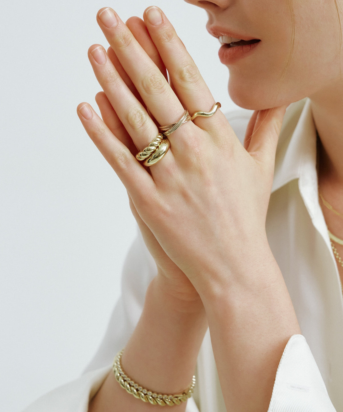 옐로우 골드 | Croissant Ring, worn 2