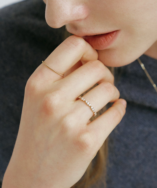 옐로우 골드 | Lab Grown Diamond Marquise Half Eternity Band, worn