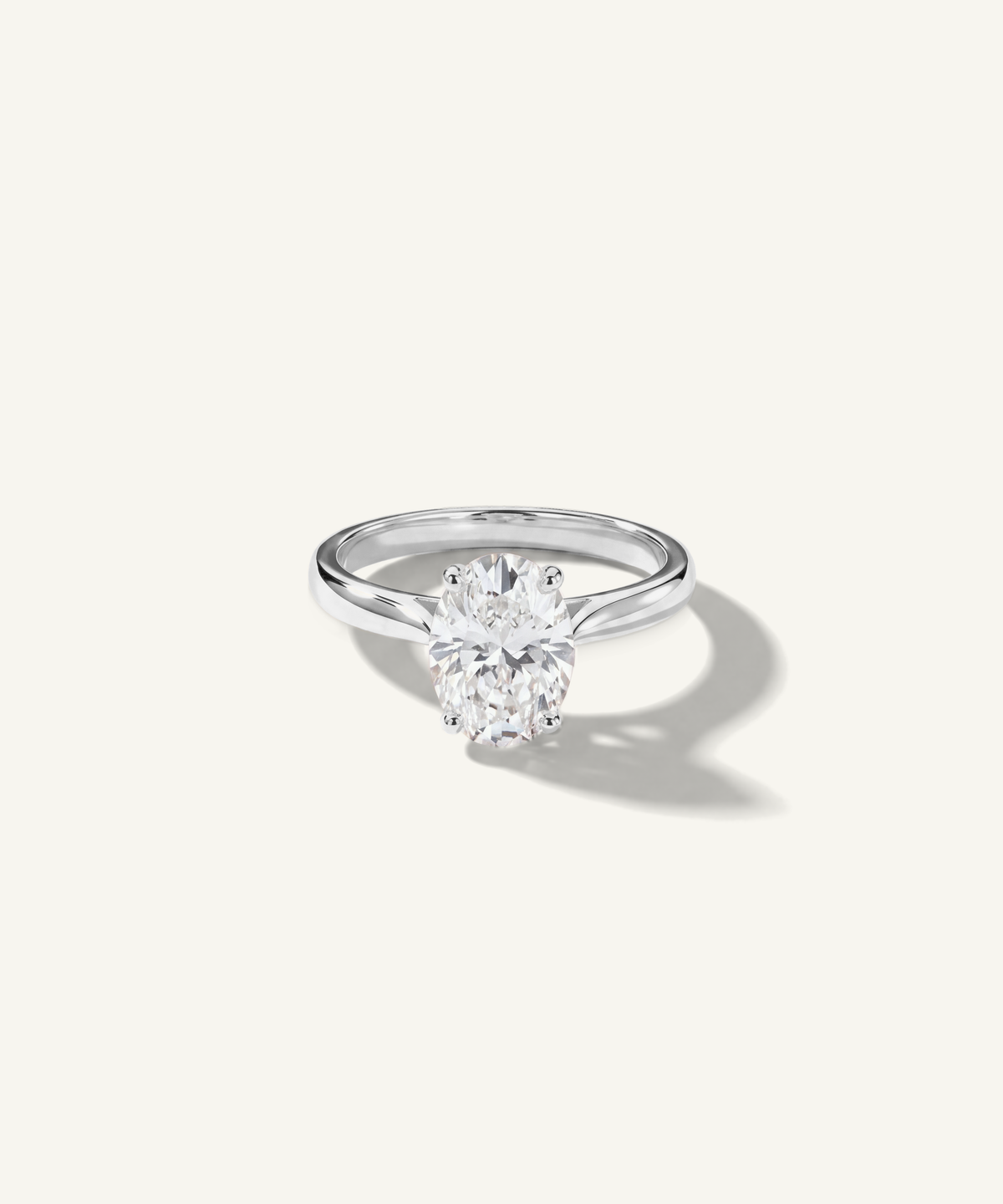 화이트 골드 | Oval Cut Lab Grown Diamond Engagement Ring, angled