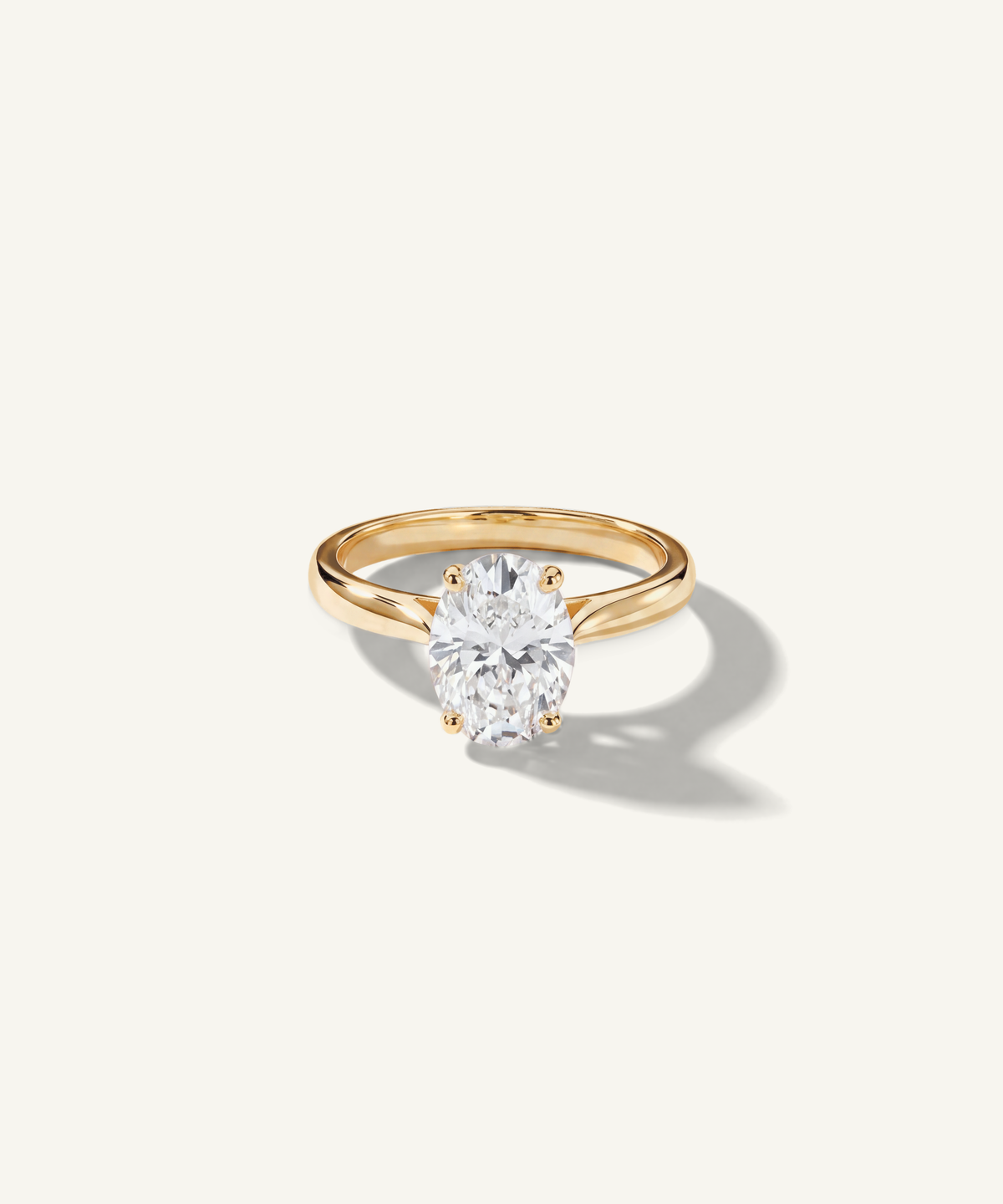 옐로우 골드 | Oval Cut Lab Grown Diamond Engagement Ring, angled