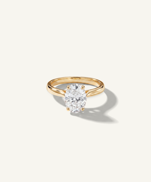 옐로우 골드 | Oval Cut Lab Grown Diamond Engagement Ring, angled