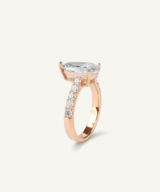 로즈 골드 | Pear Cut Lab Grown Diamond Pavé Engagement Ring, standing view