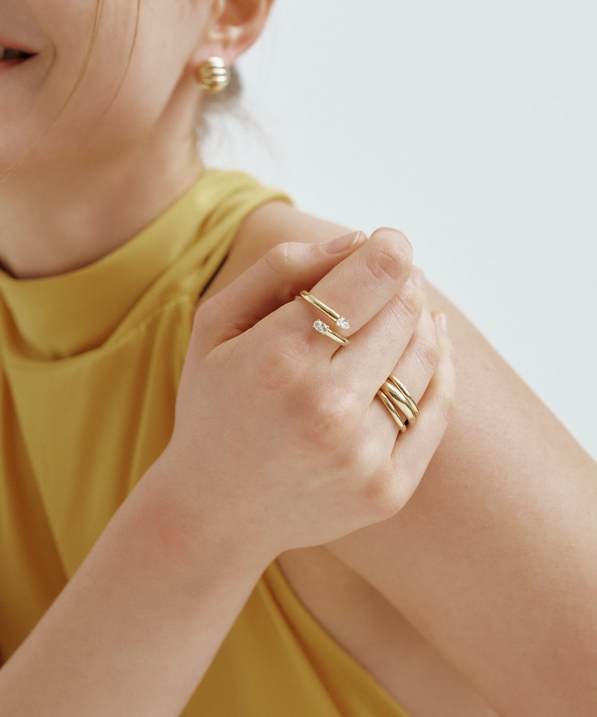 옐로우 골드 | Pear & Oval Cut Toi et Moi Bypass Ring, worn 4