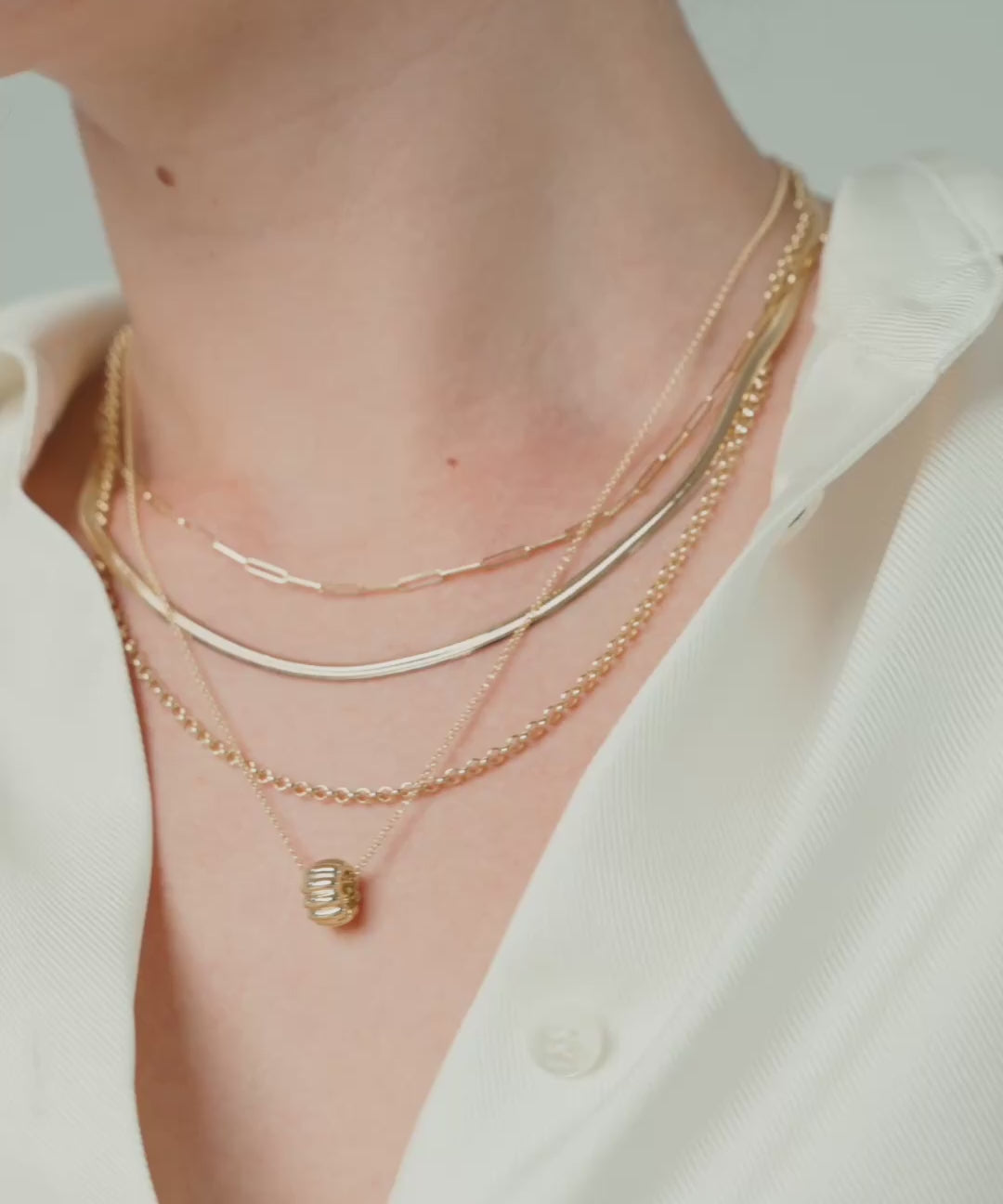 옐로우 골드 | Canelé Necklace, 영상