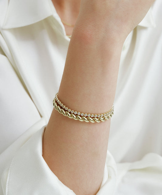 옐로우 골드 | Brioche Bracelet, worn 2